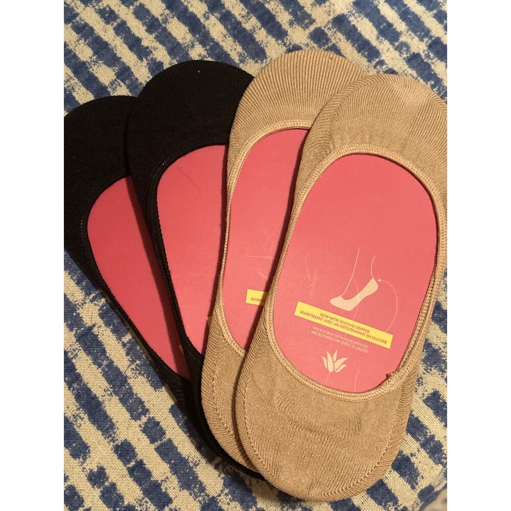 NWOT 4 Pack Aloe Infused Footie Socks